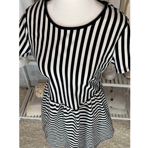 Forever 21 Women's Size L Black and White Striped Fit & Flare Dress #0365 - Picture 2 of 10